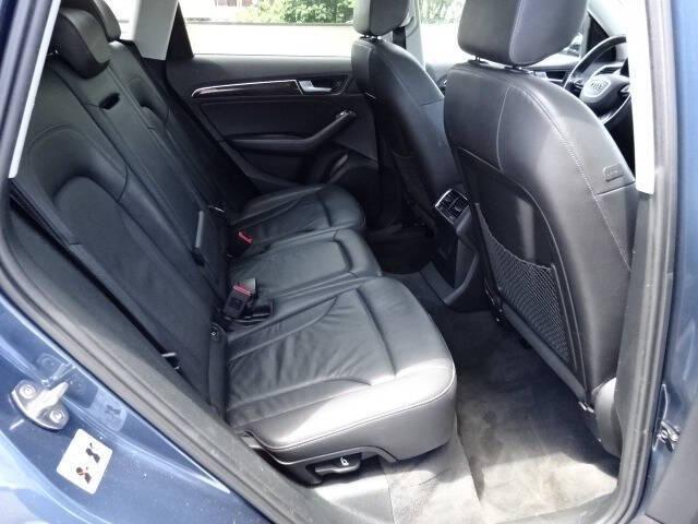 Photo of 2016 Blue Audi Q5