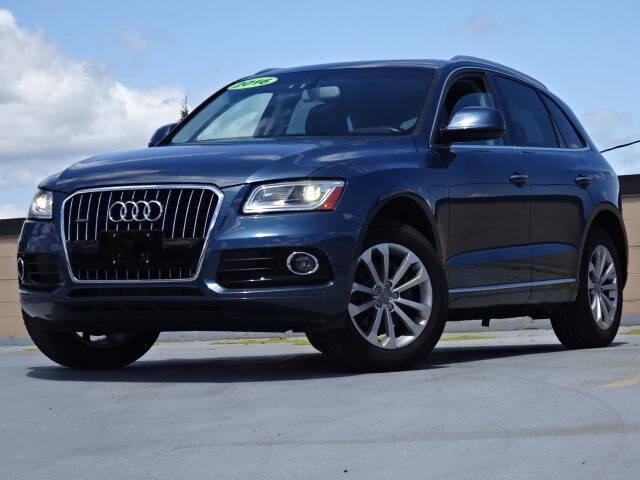 Photo of 2016 Blue Audi Q5
