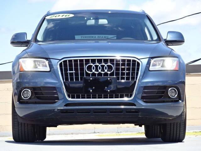 Photo of 2016 Blue Audi Q5