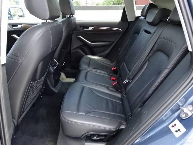 Photo of 2016 Blue Audi Q5