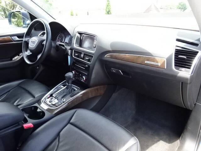 Photo of 2016 Blue Audi Q5
