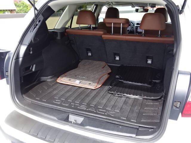 Photo of 2018 Crystal White Pearl Subaru Outback
