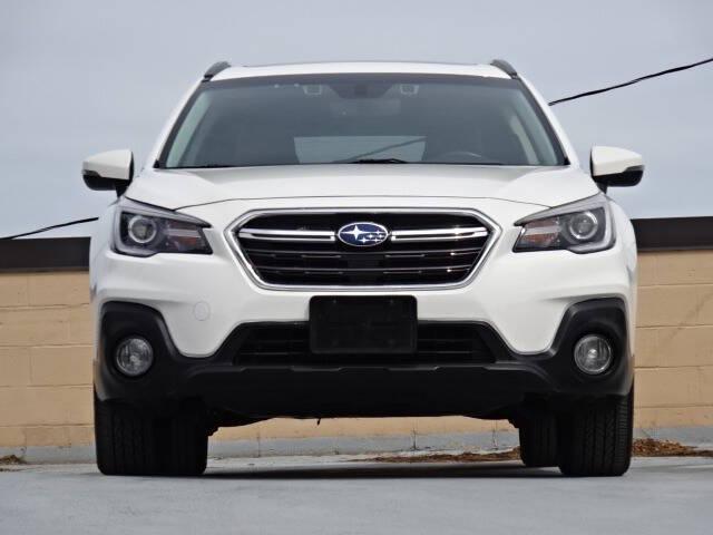 Photo of 2018 Crystal White Pearl Subaru Outback