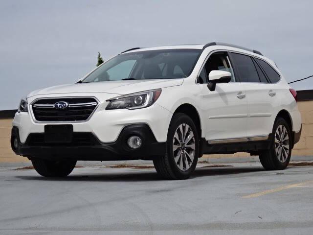 Photo of 2018 Crystal White Pearl Subaru Outback