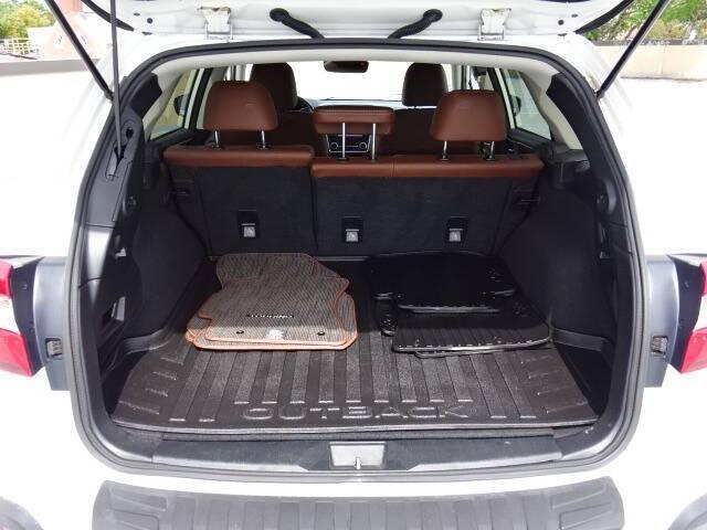 Photo of 2018 Crystal White Pearl Subaru Outback