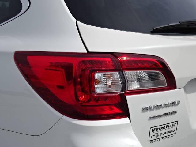 Photo of 2018 Crystal White Pearl Subaru Outback