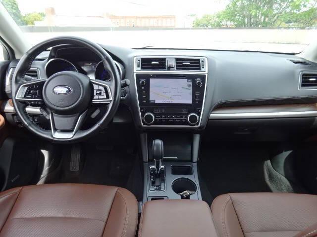 Photo of 2018 Crystal White Pearl Subaru Outback