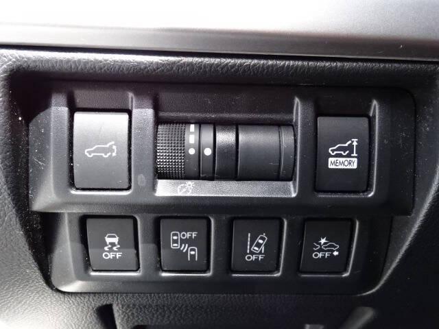 Photo of 2018 Crystal White Pearl Subaru Outback
