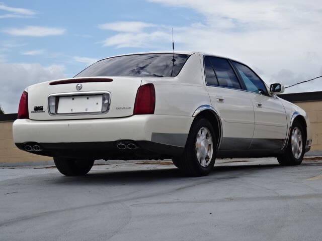 Photo of 2001 White Cadillac DeVille
