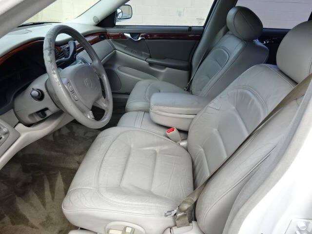 Photo of 2001 White Cadillac DeVille