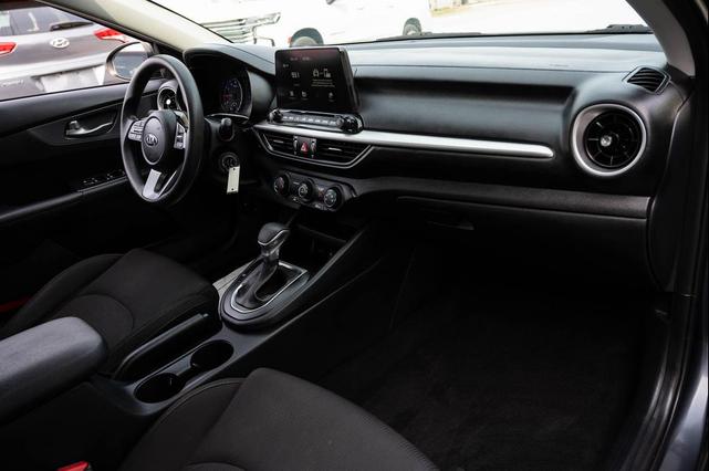 Photo of 2020 Gravity Grey Kia Forte