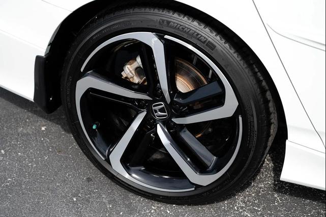Photo of 2022 Platinum White Pearl Honda Accord Hybrid