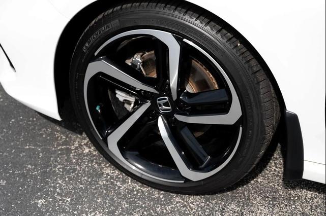 Photo of 2022 Platinum White Pearl Honda Accord Hybrid