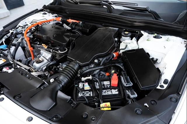 Photo of 2022 Platinum White Pearl Honda Accord Hybrid