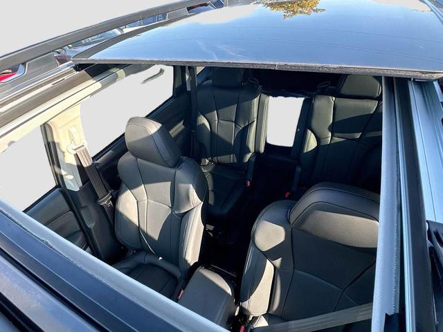 Photo of 2025 Ice Silver Metallic Subaru Ascent