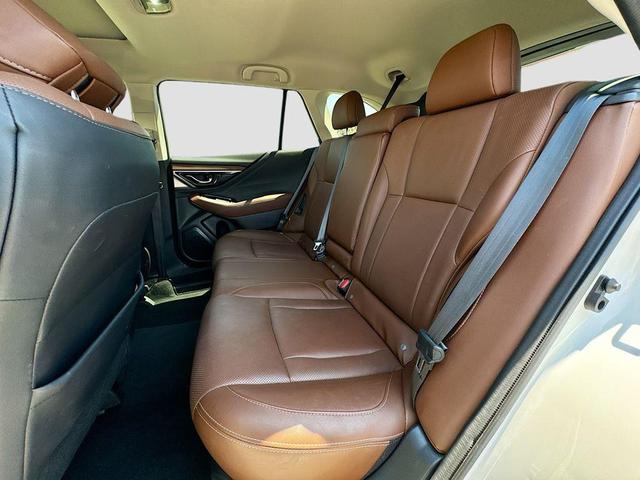 Photo of 2022 Crystal White Pearl Subaru Outback