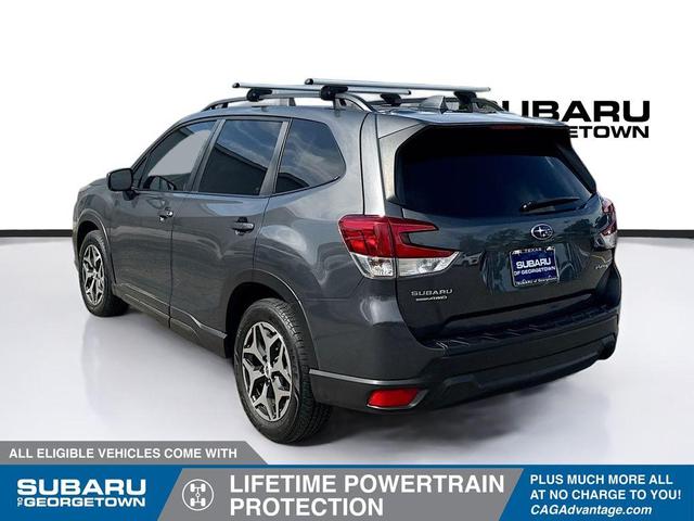 Photo of 2022 Magnetite Gray Metallic Subaru Forester
