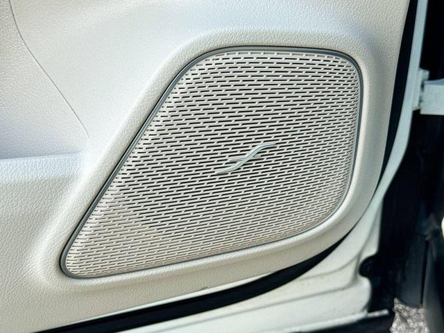 Photo of 2020 White Mercedes-Benz GLB 250