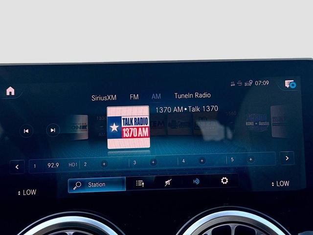 Photo of 2020 White Mercedes-Benz GLB 250