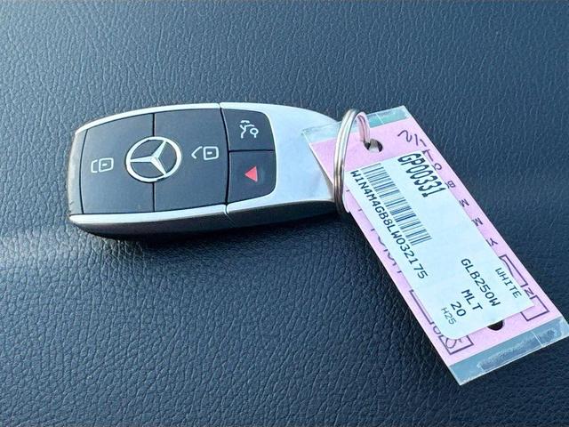 Photo of 2020 White Mercedes-Benz GLB 250