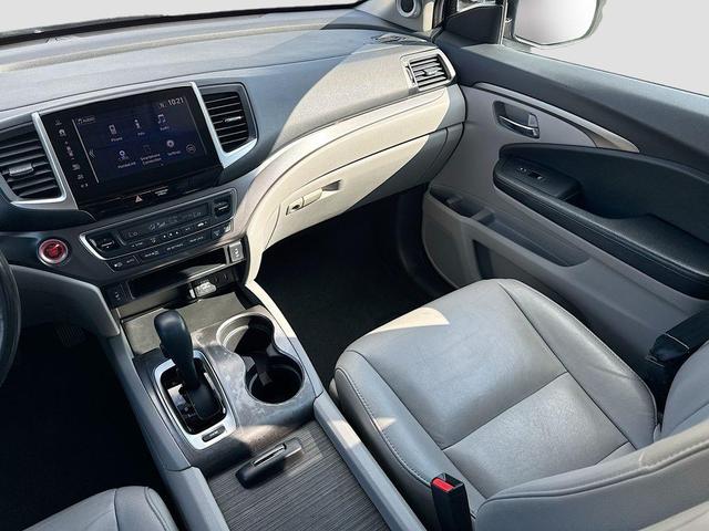 Photo of 2018 Black Honda Pilot