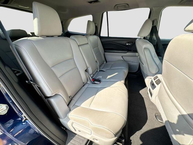 Photo of 2018 Black Honda Pilot