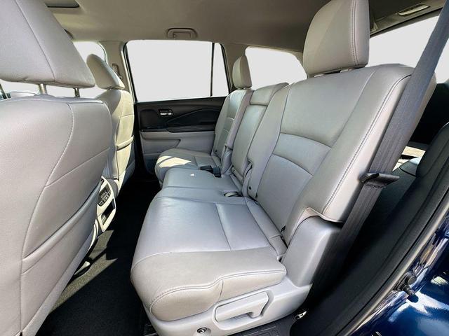 Photo of 2018 Black Honda Pilot