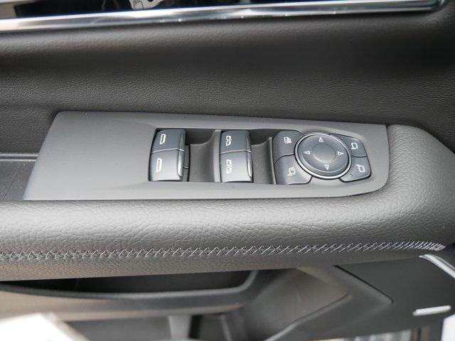 Photo of 2025 Summit White GMC Yukon