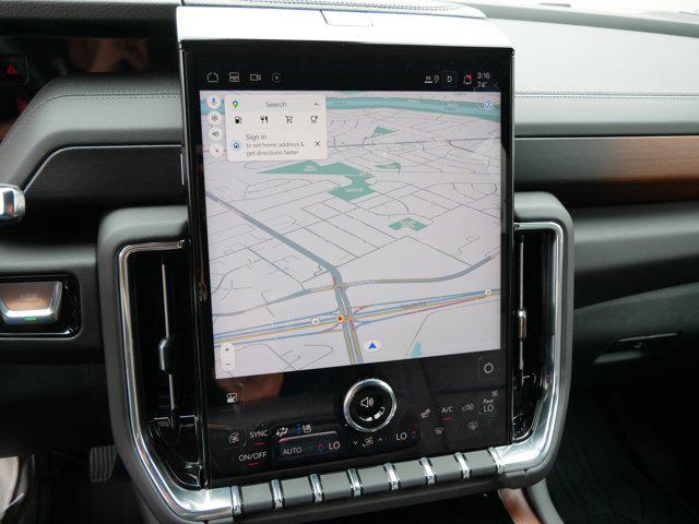 Photo of 2025 Summit White GMC Yukon