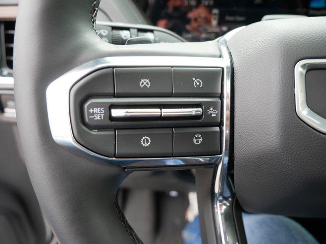 Photo of 2025 Summit White GMC Yukon