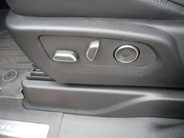 Photo of 2025 Summit White GMC Yukon