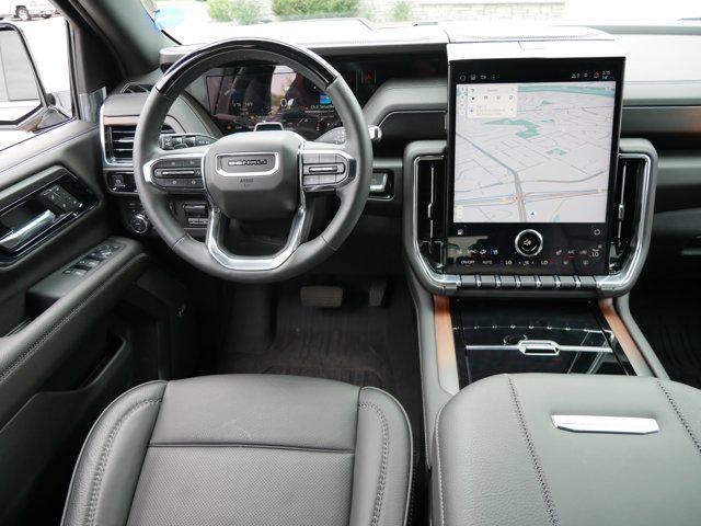 Photo of 2025 Summit White GMC Yukon