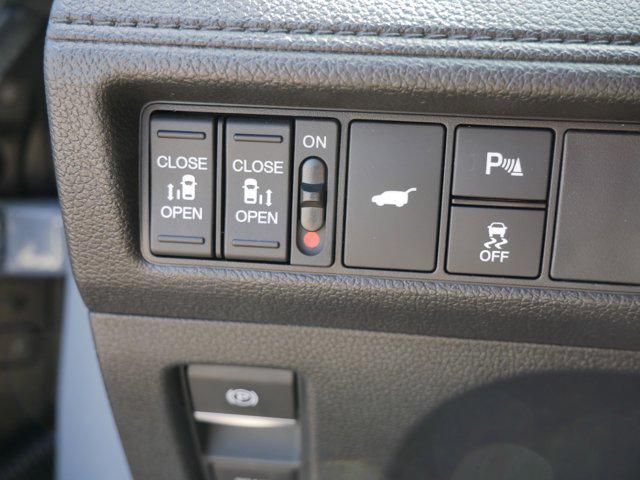Photo of 2025 Gray Pearl Honda Odyssey