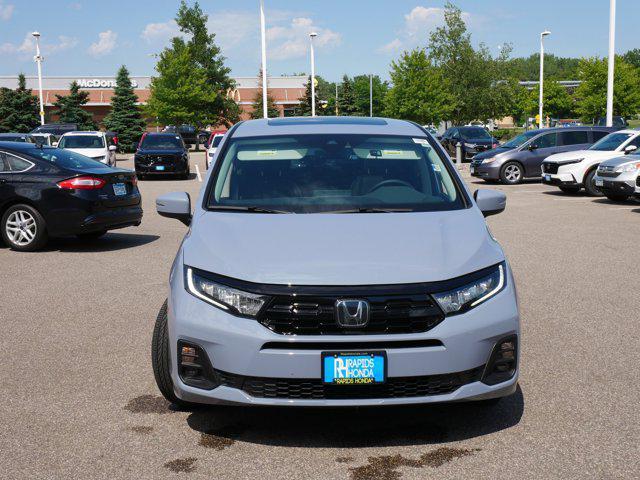 Photo of 2025 Gray Pearl Honda Odyssey