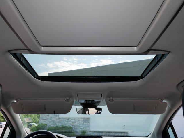 Photo of 2025 Gray Pearl Honda Odyssey
