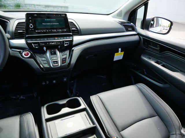 Photo of 2025 Gray Pearl Honda Odyssey