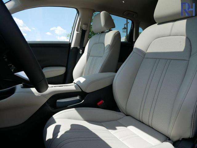 Photo of 2026 Solar Silver Metallic Honda HR-V