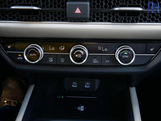Photo of 2026 Solar Silver Metallic Honda HR-V