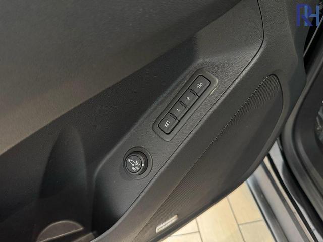 Photo of 2023 Mosaic Black Metallic Chevrolet Equinox