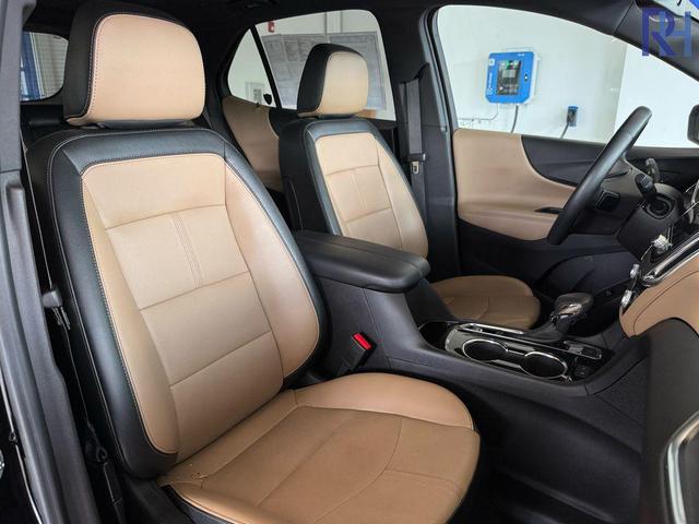 Photo of 2023 Mosaic Black Metallic Chevrolet Equinox