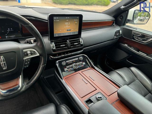 Photo of 2020 Pristine White Lincoln Navigator