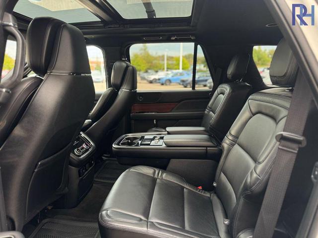 Photo of 2020 Pristine White Lincoln Navigator