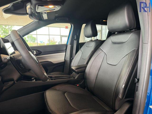 Photo of 2024 Hydro Blue Pearlcoat Jeep Compass
