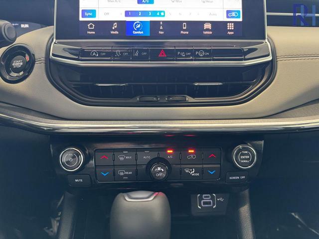 Photo of 2024 Hydro Blue Pearlcoat Jeep Compass