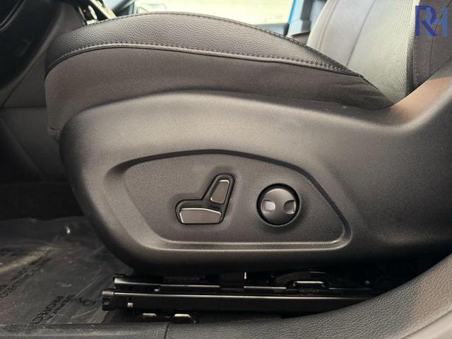 Photo of 2024 Hydro Blue Pearlcoat Jeep Compass