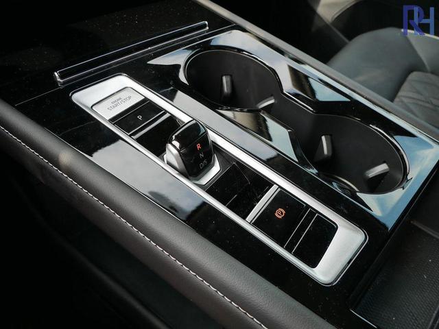 Photo of 2025 Pure Gray Volkswagen Atlas