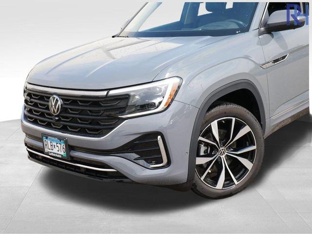 Photo of 2025 Pure Gray Volkswagen Atlas