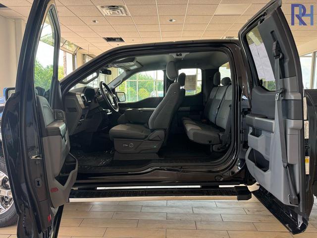 Photo of 2021 Oxford White Ford F-150