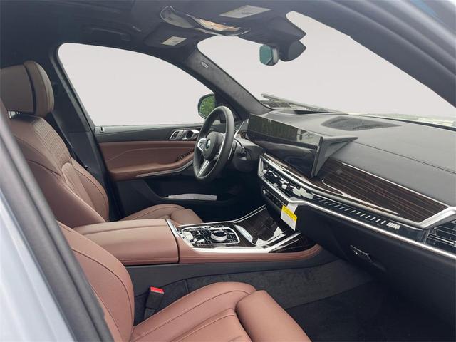 Photo of 2026 Brooklyn Grey Metallic BMW X7