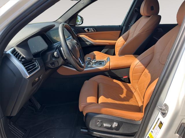 Photo of 2023 Alpine White BMW X5